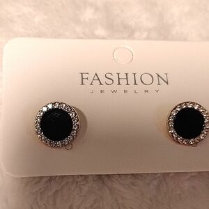 Black Onex Surrounded By White Sapphires Earrings! Shimmery & Beautiful ❤️